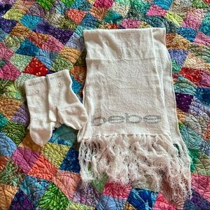 Bebe light cream/white scarf & glove set